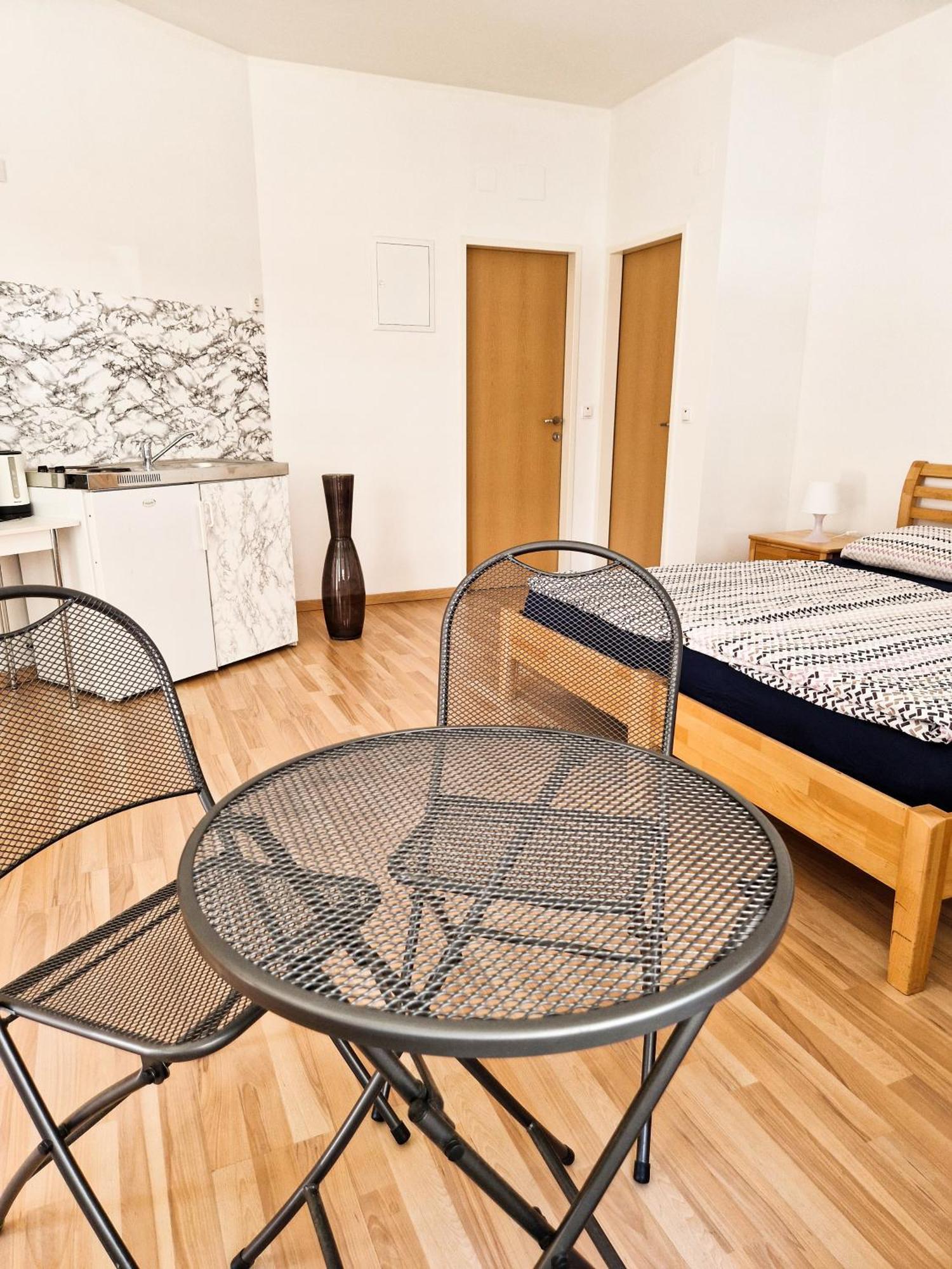 Youth Hostel Service Вена Экстерьер фото